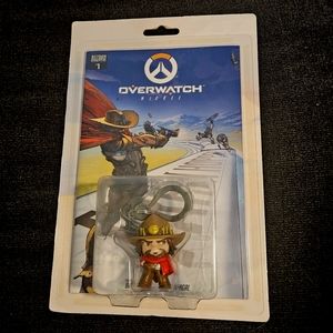 Overwatch comic and clip figure
